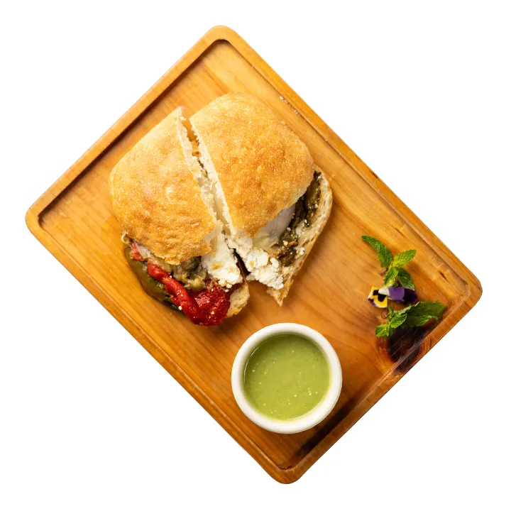 Ver foto de De verduras asadas y queso de cabra.