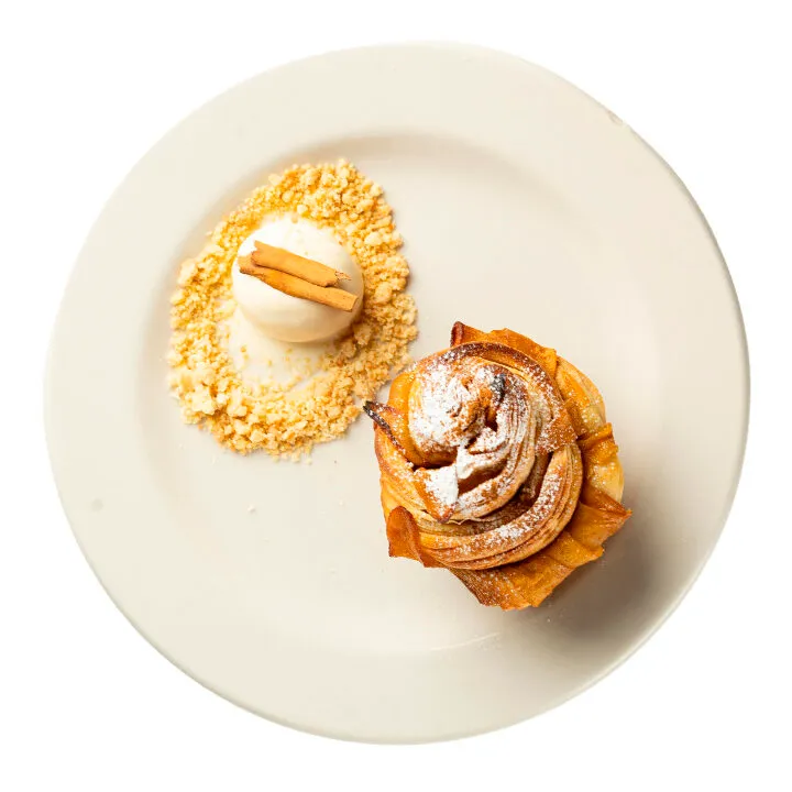 Ver foto de Pan danés de manzana con helado